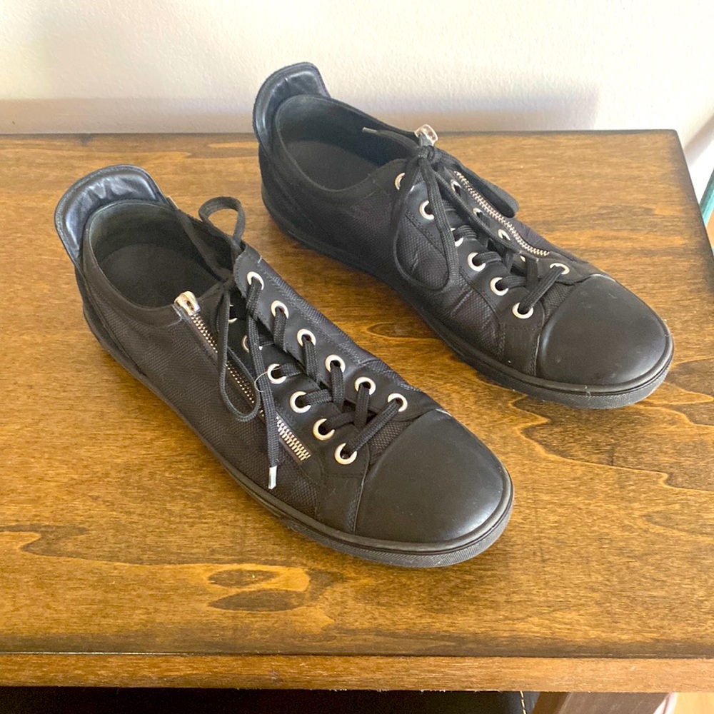 Louis Vuitton mens black shoes size 9.5